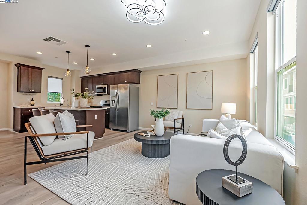 Photo of Listing #41090135