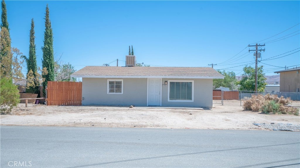 Photo of Listing #IV25066772