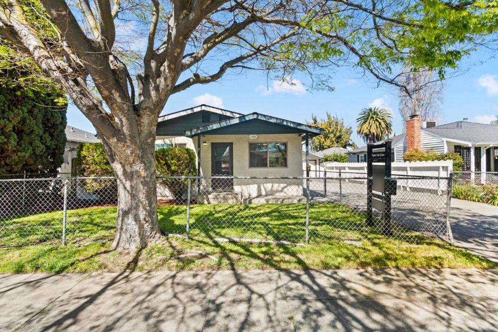 Photo of Listing #ML81999753