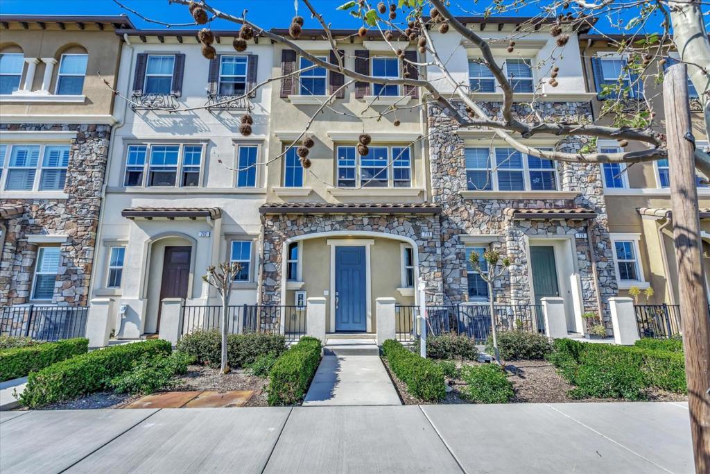 Photo of Listing #ML81996310