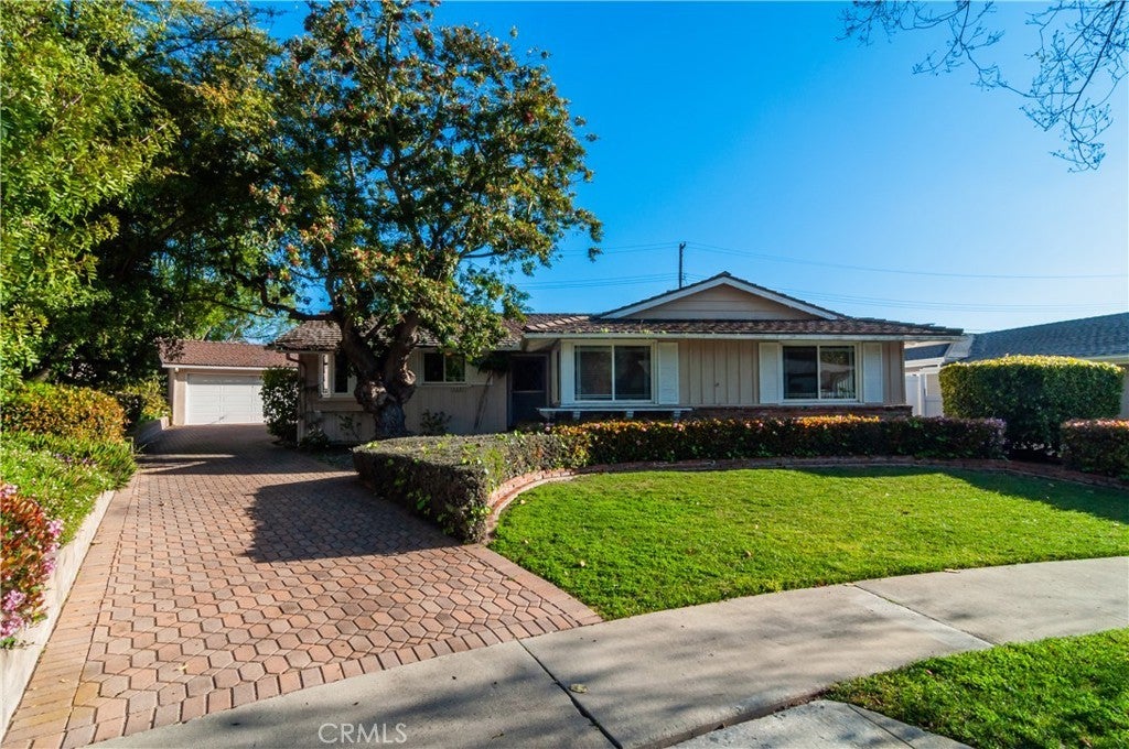 Photo of Listing #PV25066781