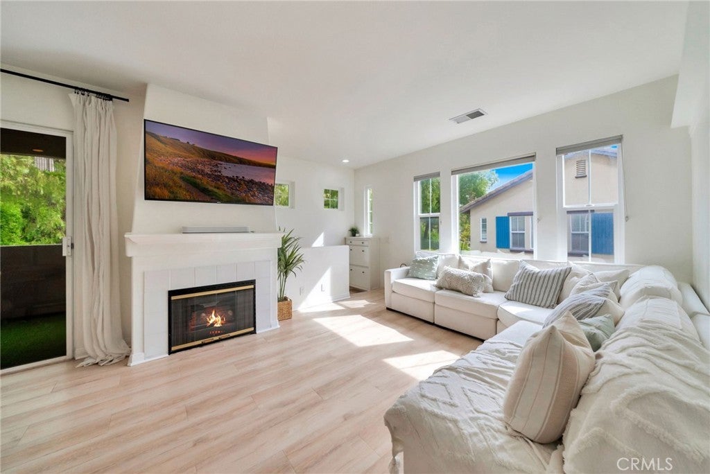 Photo of Listing #OC25065433