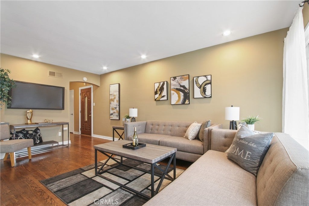 Photo of Listing #PW25066473