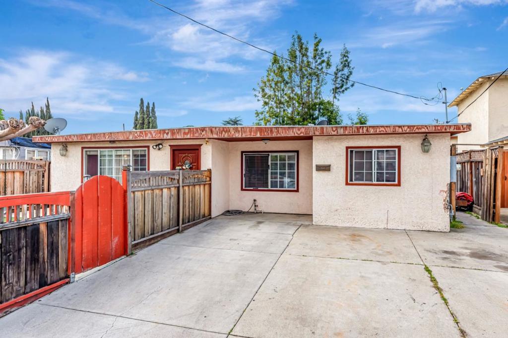 Photo of Listing #ML81999658