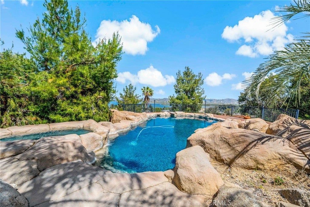 Photo of Listing #SW25066194