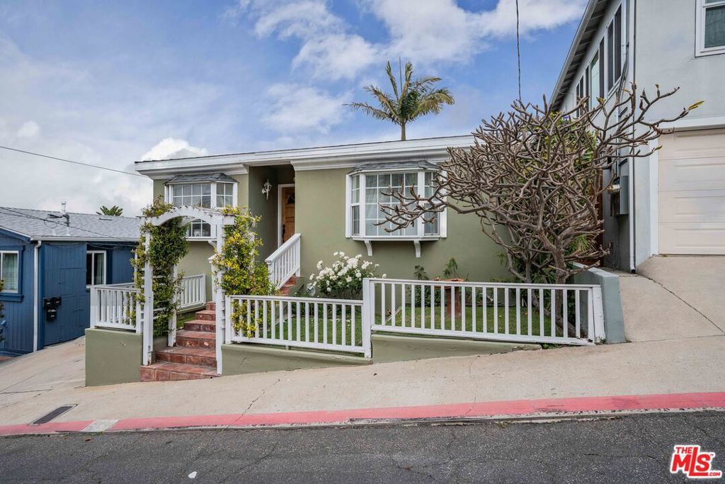 835 8th Street