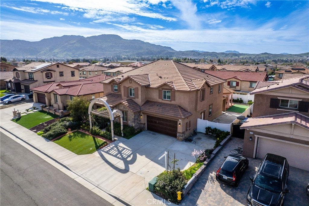 Photo of Listing #IV25053138