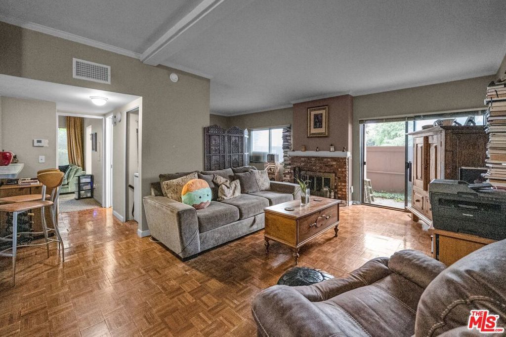 Photo of Listing #25517527