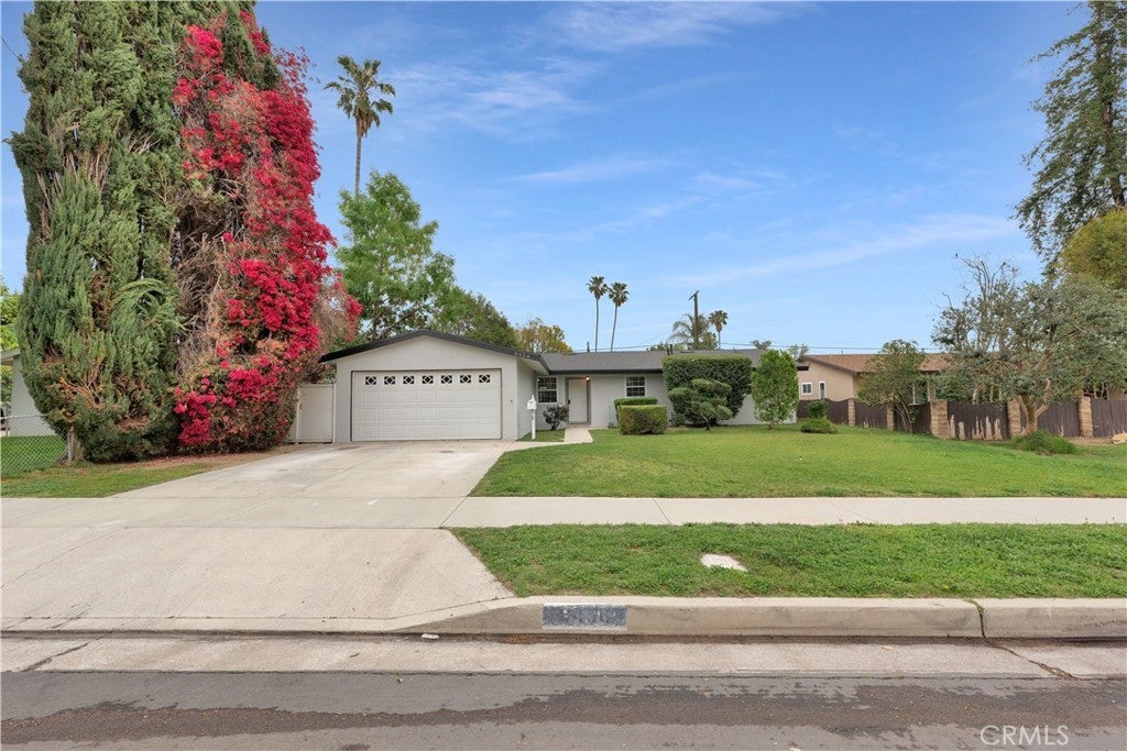 Photo of Listing #SB25067094