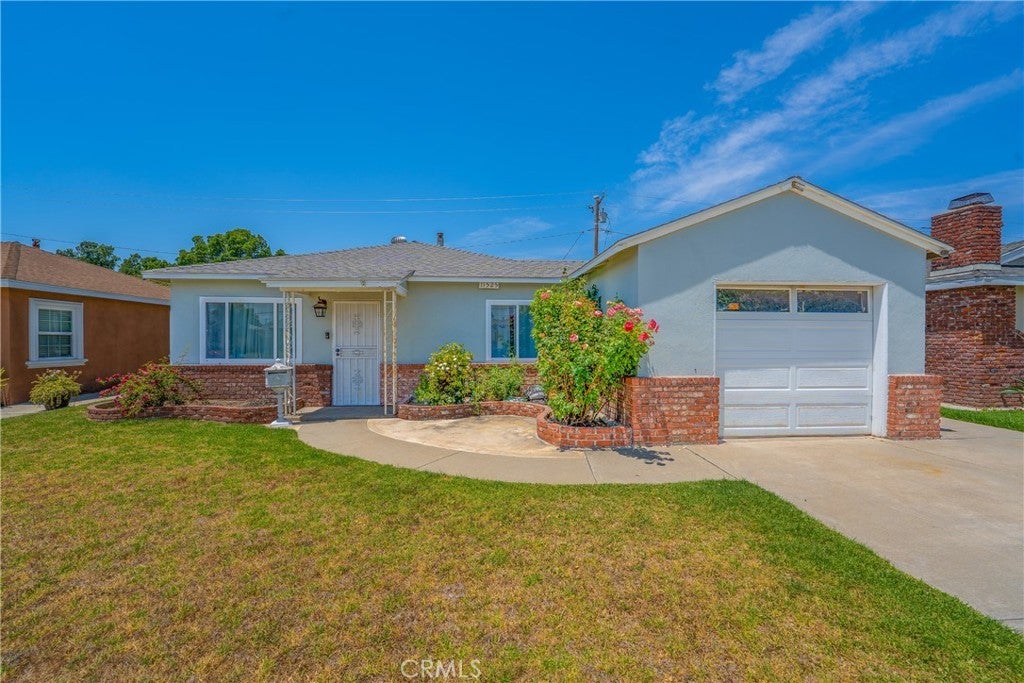 Photo of Listing #DW25067681