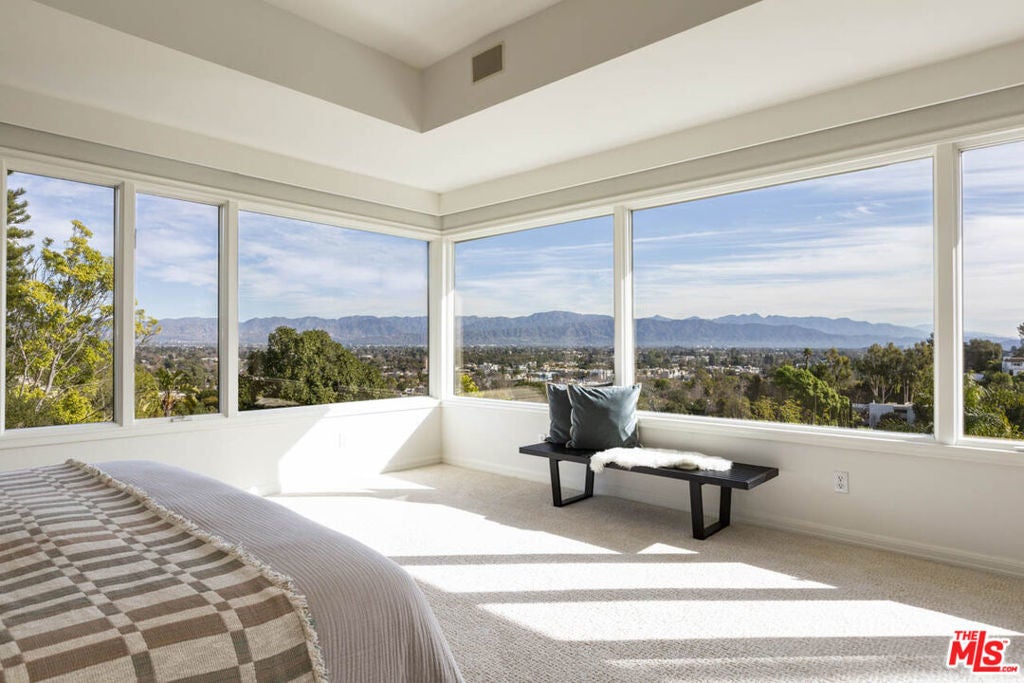 Photo of Listing #25517831