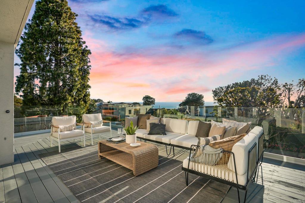 Photo of Listing #PTP2502230