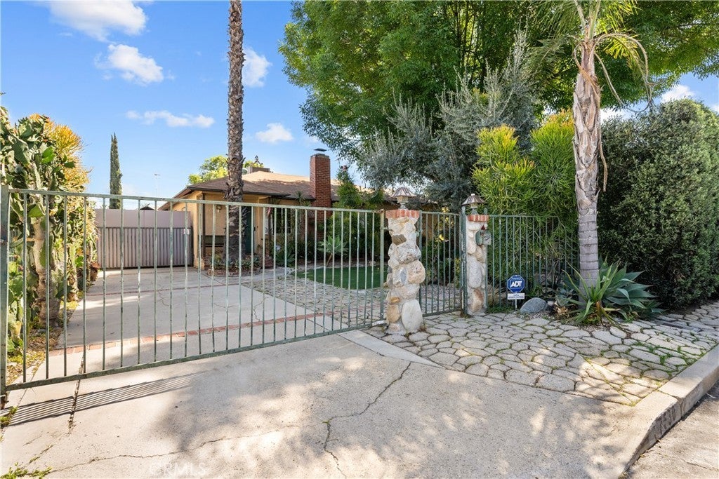 Photo of Listing #SR25066158