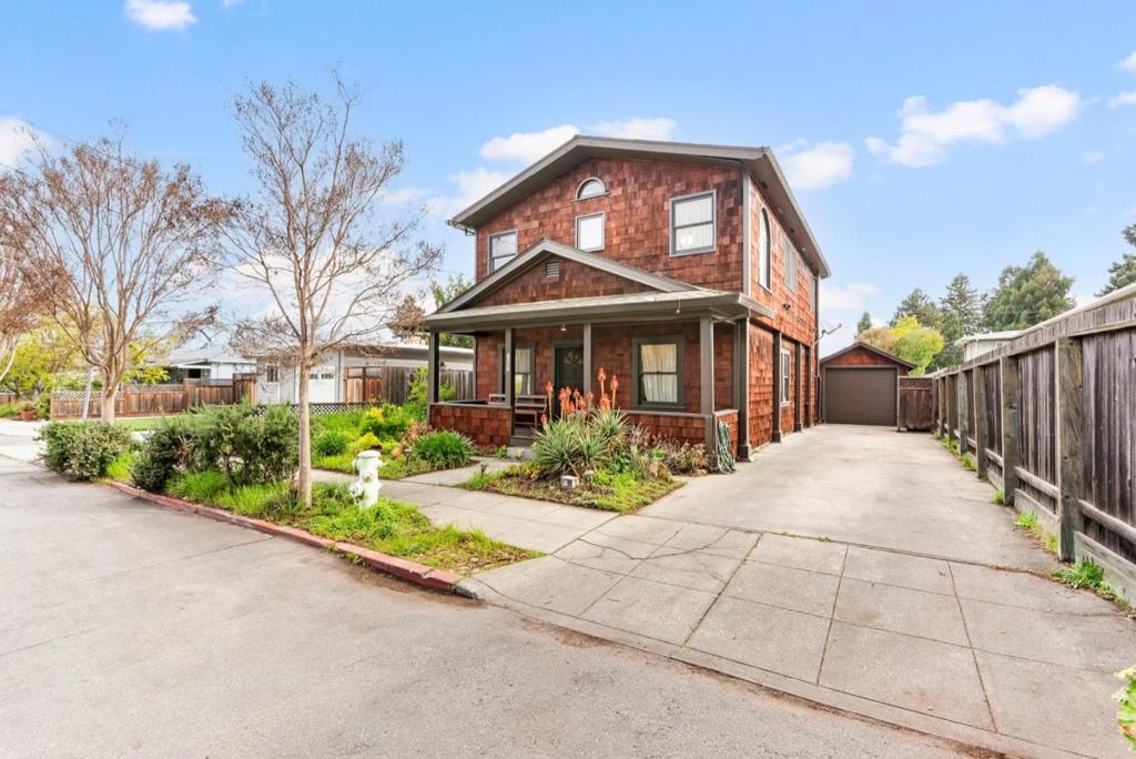 Photo of Listing #ML82000001