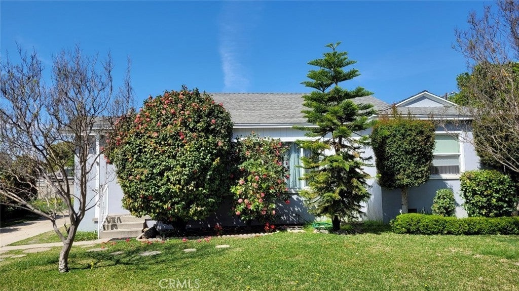 Photo of Listing #IV25068196