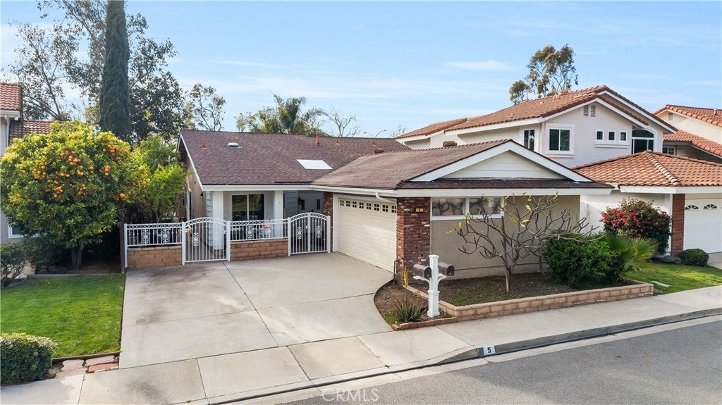 Photo of Listing #OC25068355