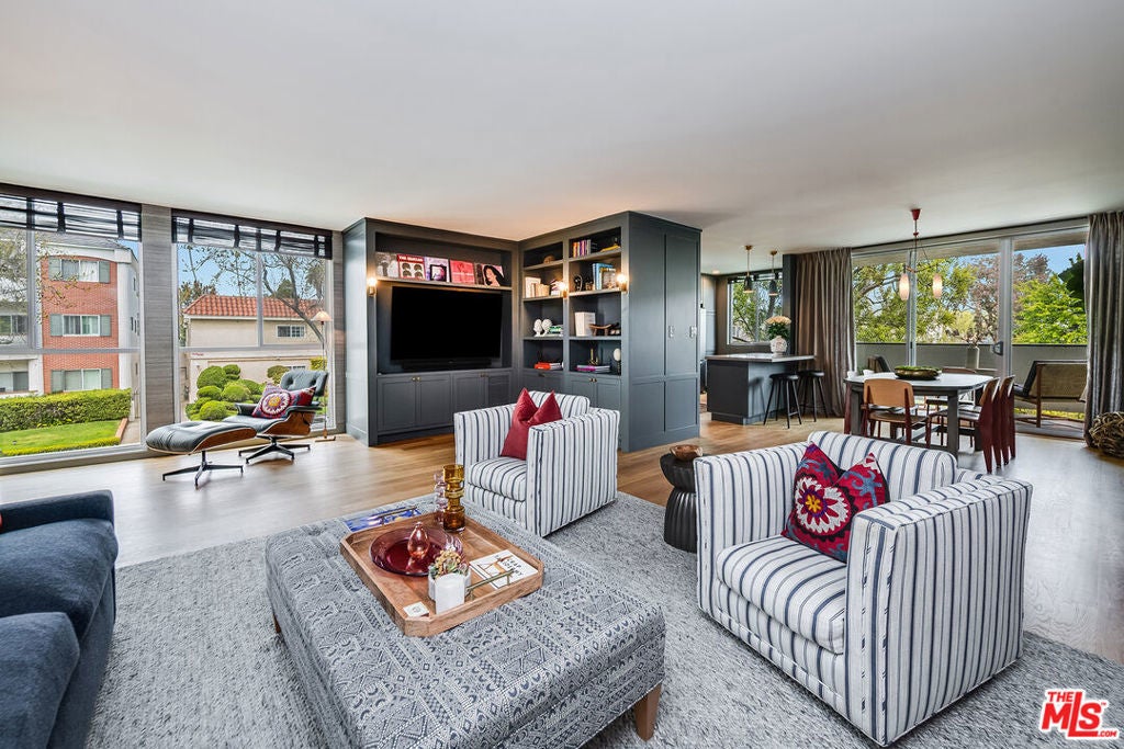 Photo of Listing #25517895