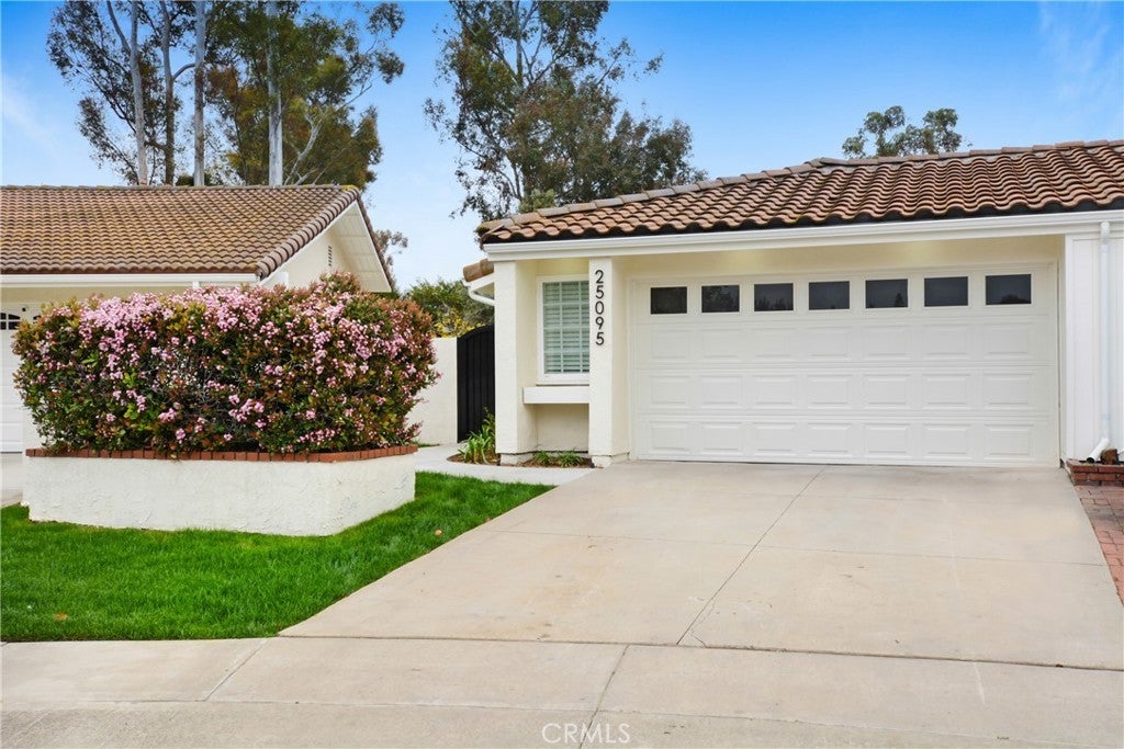 Photo of Listing #DW25068365