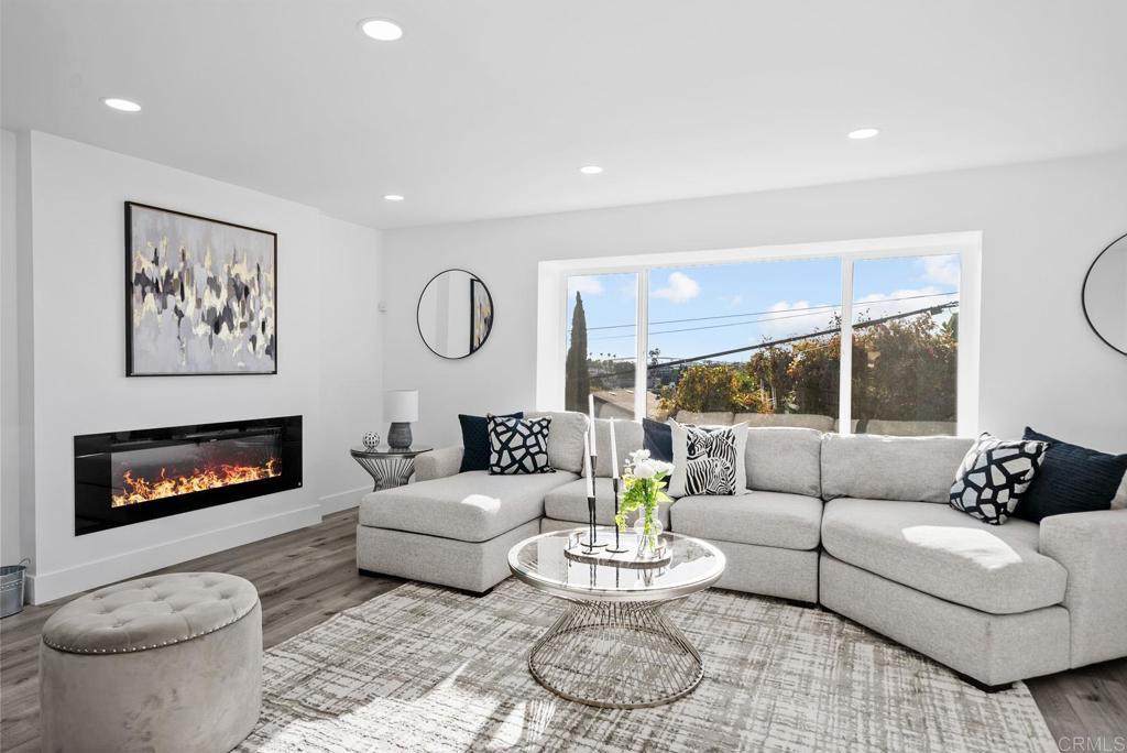 Photo of Listing #PTP2502249