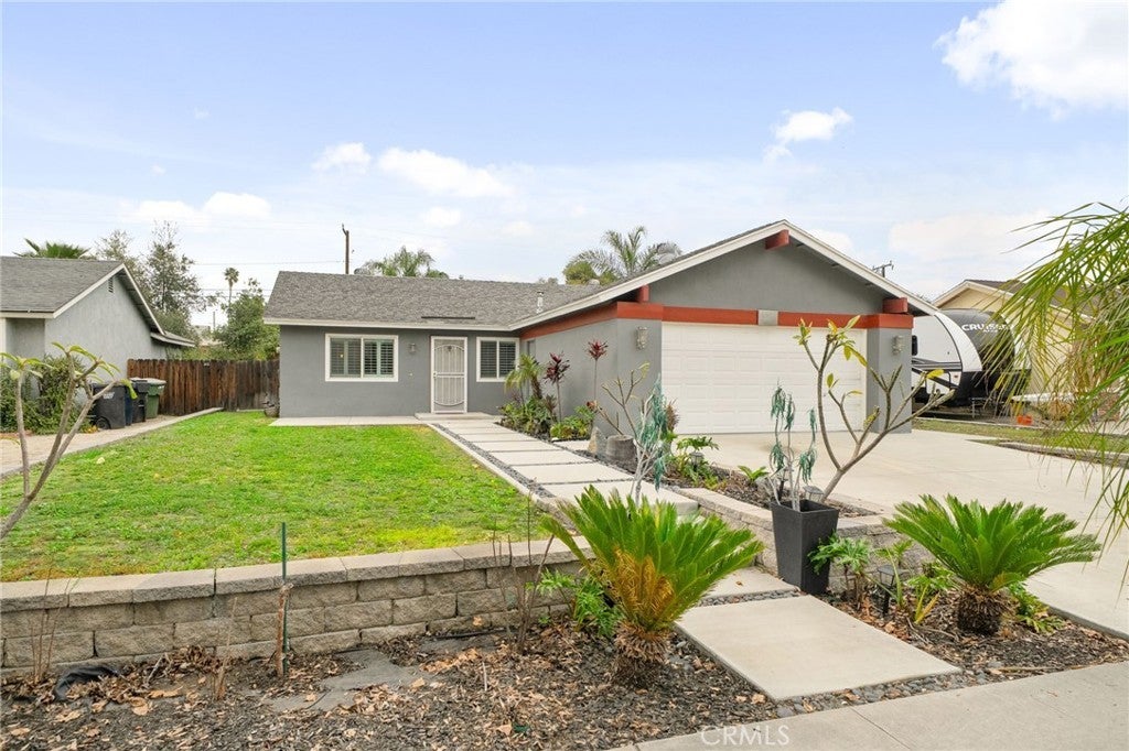 Photo of Listing #IV25066702