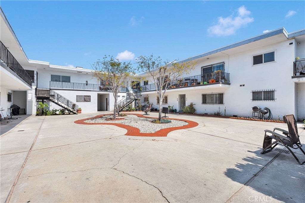 Photo of Listing #IV25068951