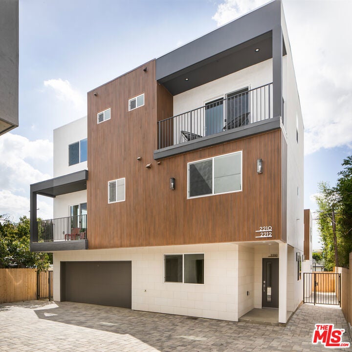 Photo of Listing #25504255