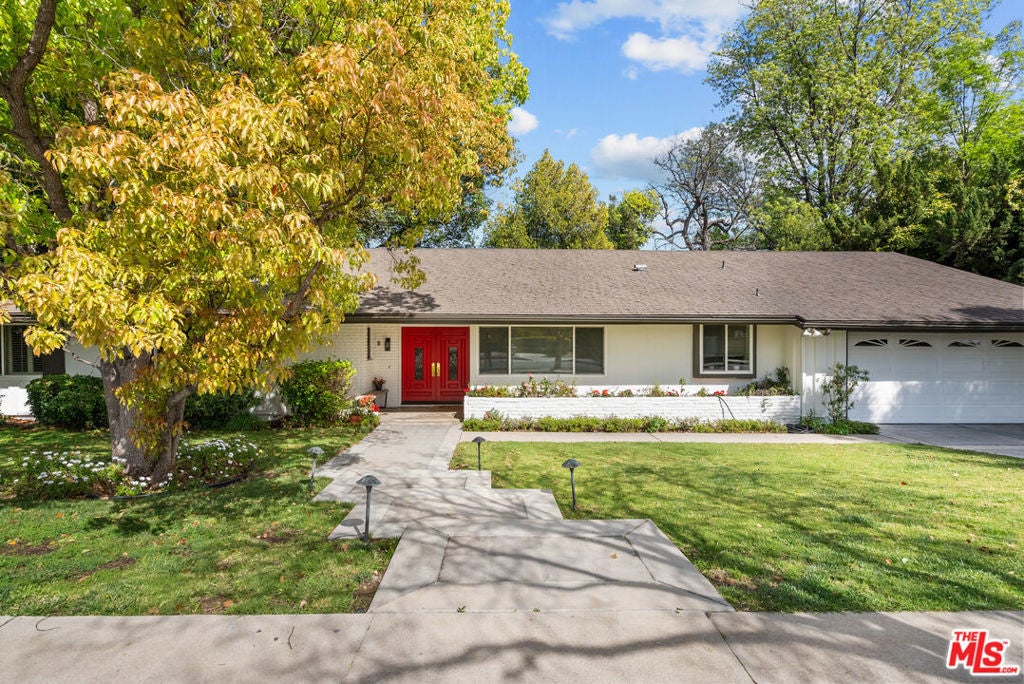 Photo of Listing #25518405