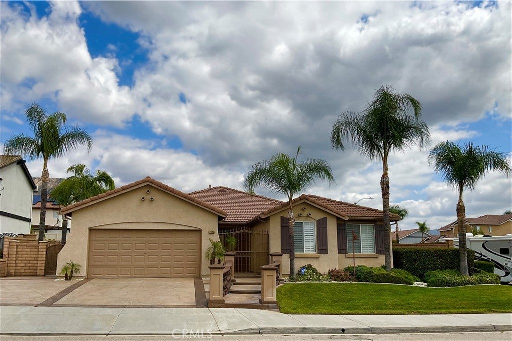 Photo of Listing #IV25068797