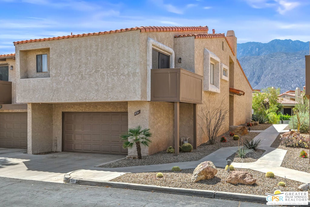 691 Calle Petunia, Palm Springs