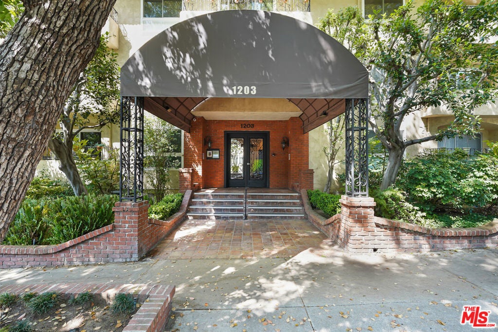 Photo of Listing #25513779