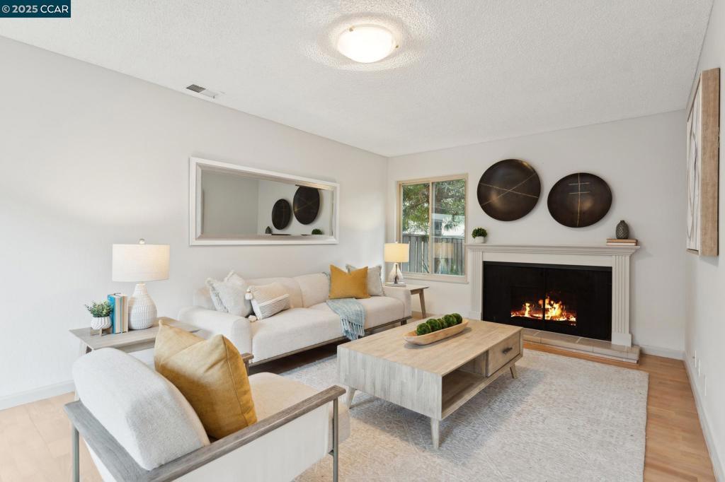 Photo of Listing #41091395