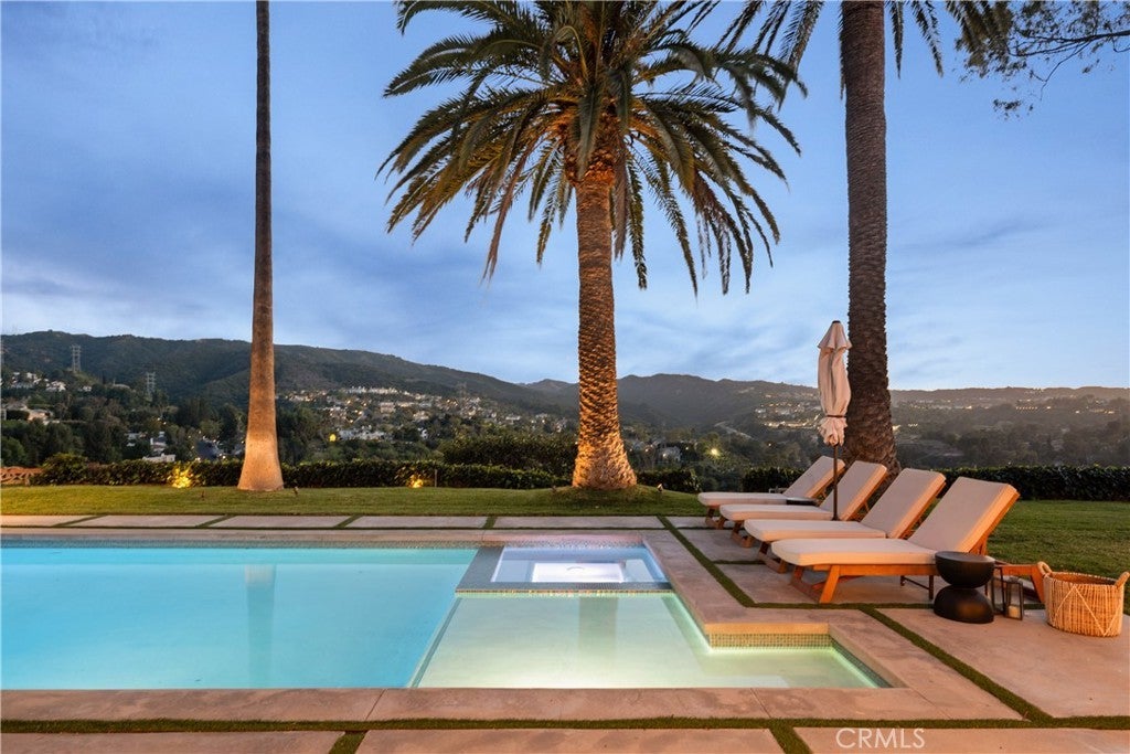 Photo of Listing #SR25059311