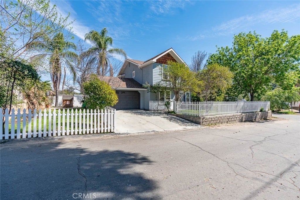 Photo of Listing #SR25069660