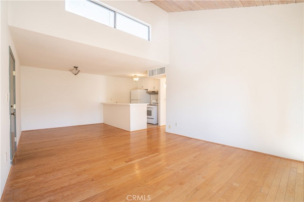 Photo of Listing #SR25069645