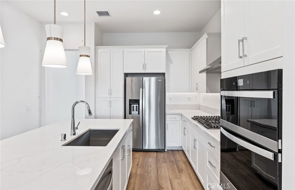 Photo of Listing #IV25069906