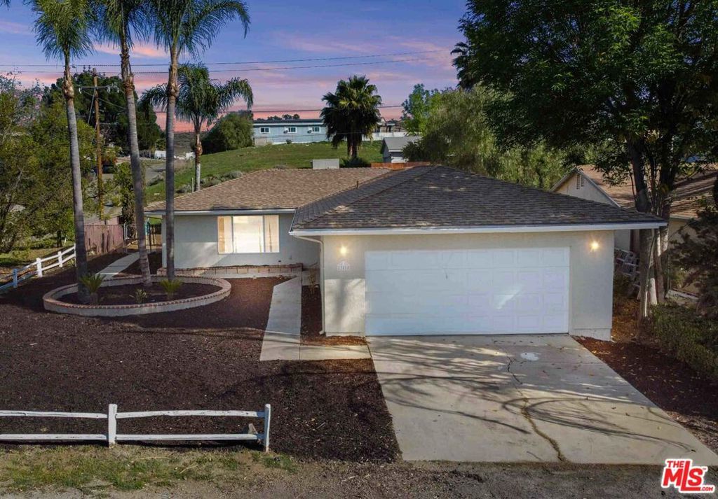 Photo of Listing #24422845