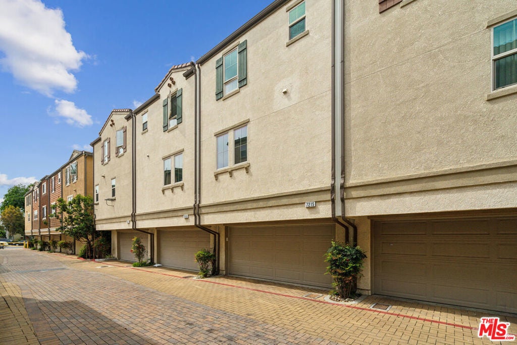 Photo of Listing #25519045