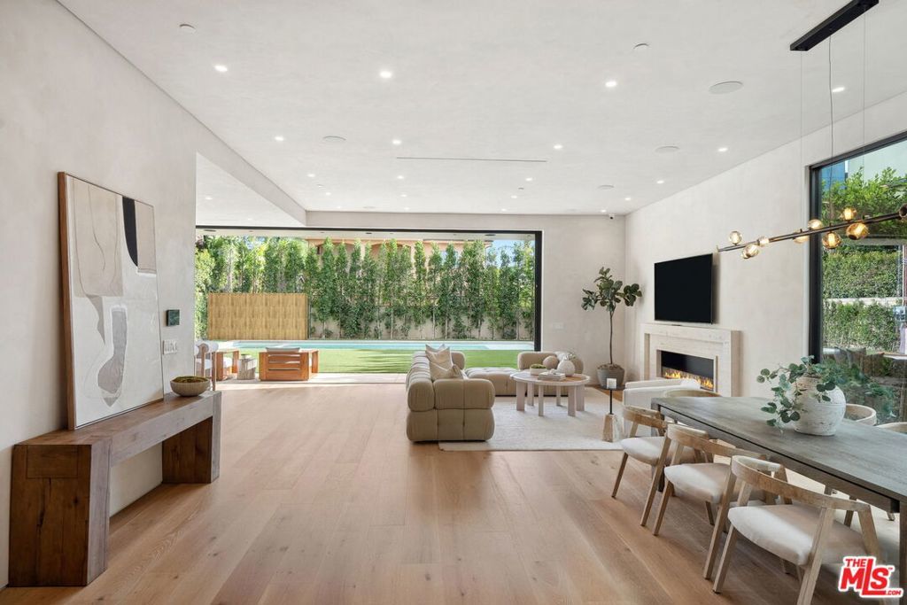 Photo of Listing #25517299