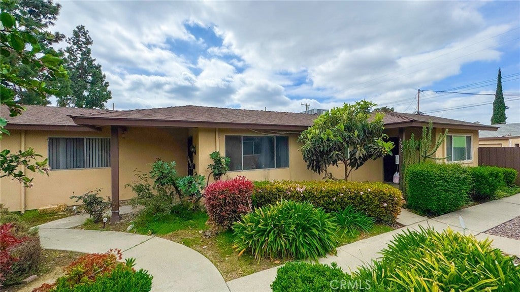 Photo of Listing #IV25069114