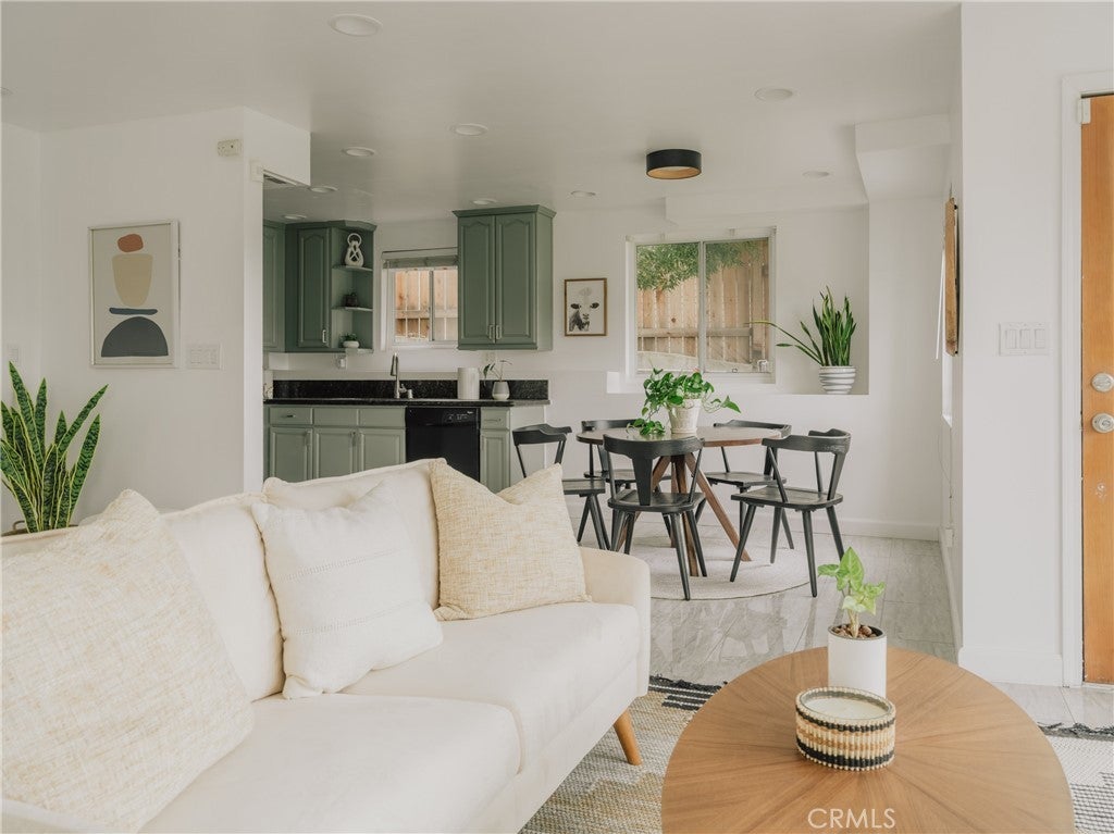 Photo of Listing #OC25070205