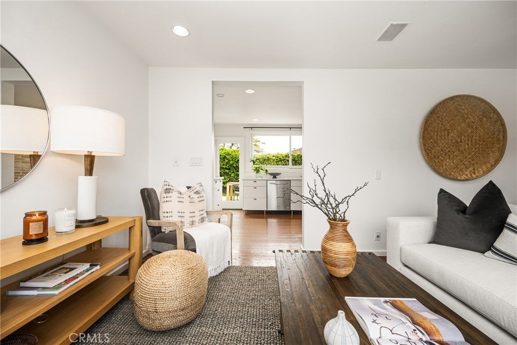 Photo of Listing #NP25070831