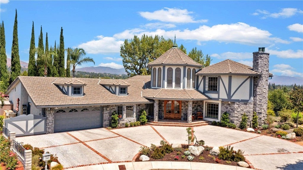 Photo of Listing #SR25062310