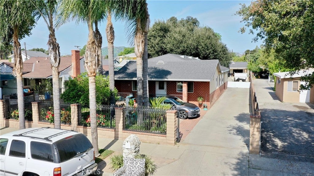 Photo of Listing #SR25065513