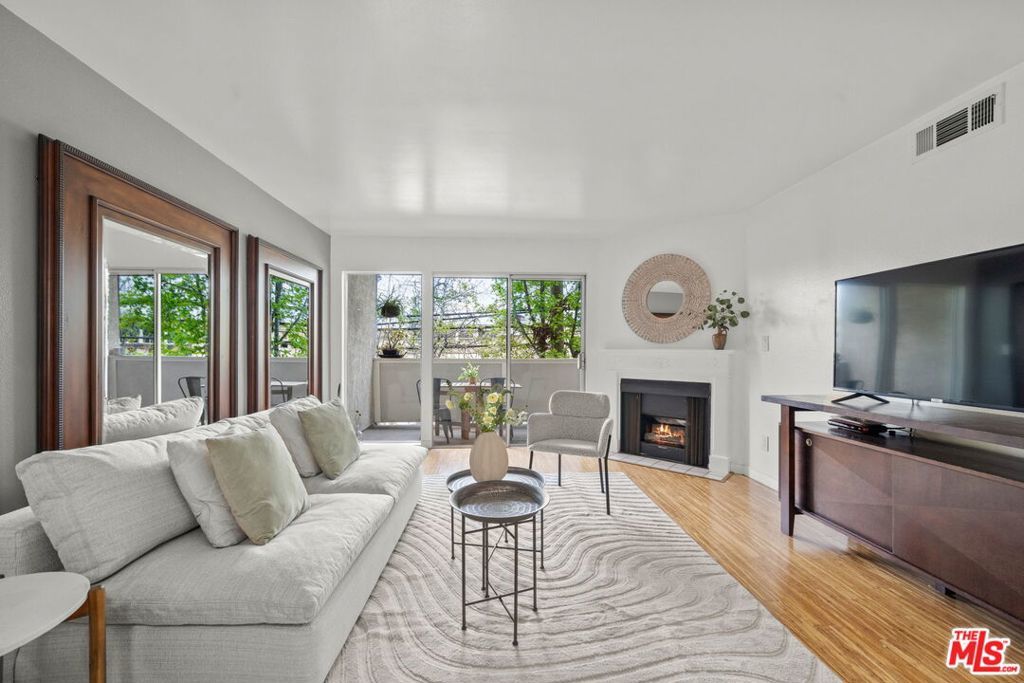 Photo of Listing #25519403