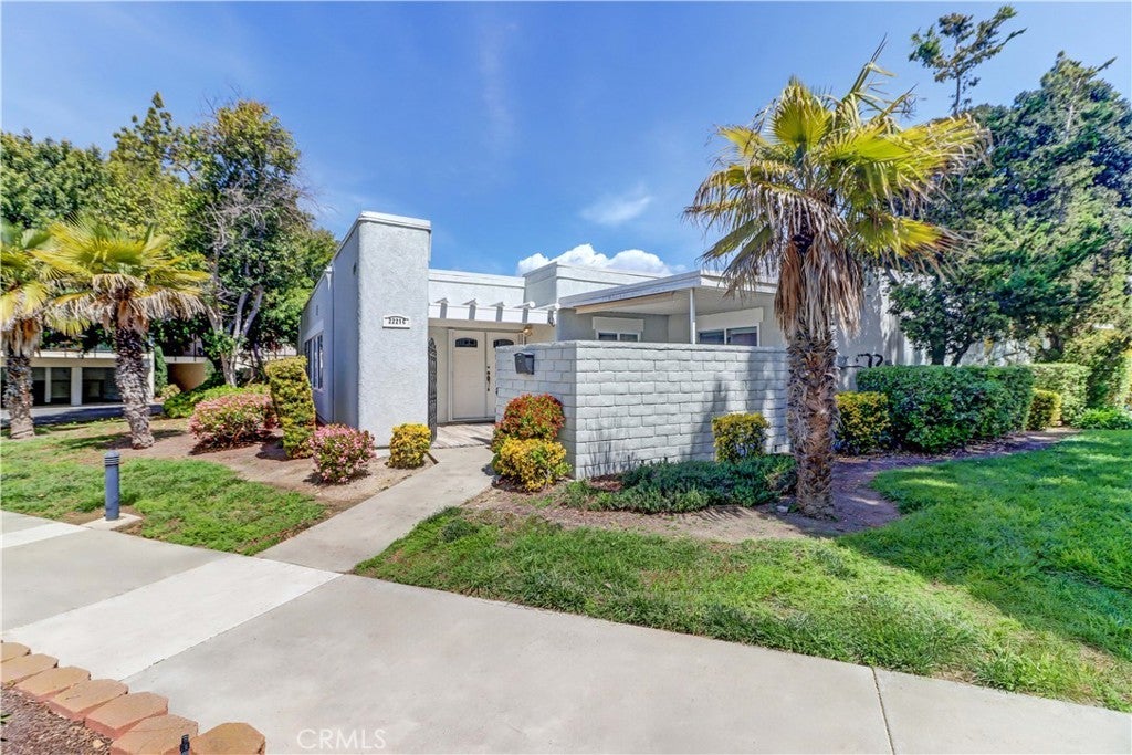 Photo of Listing #OC25070365