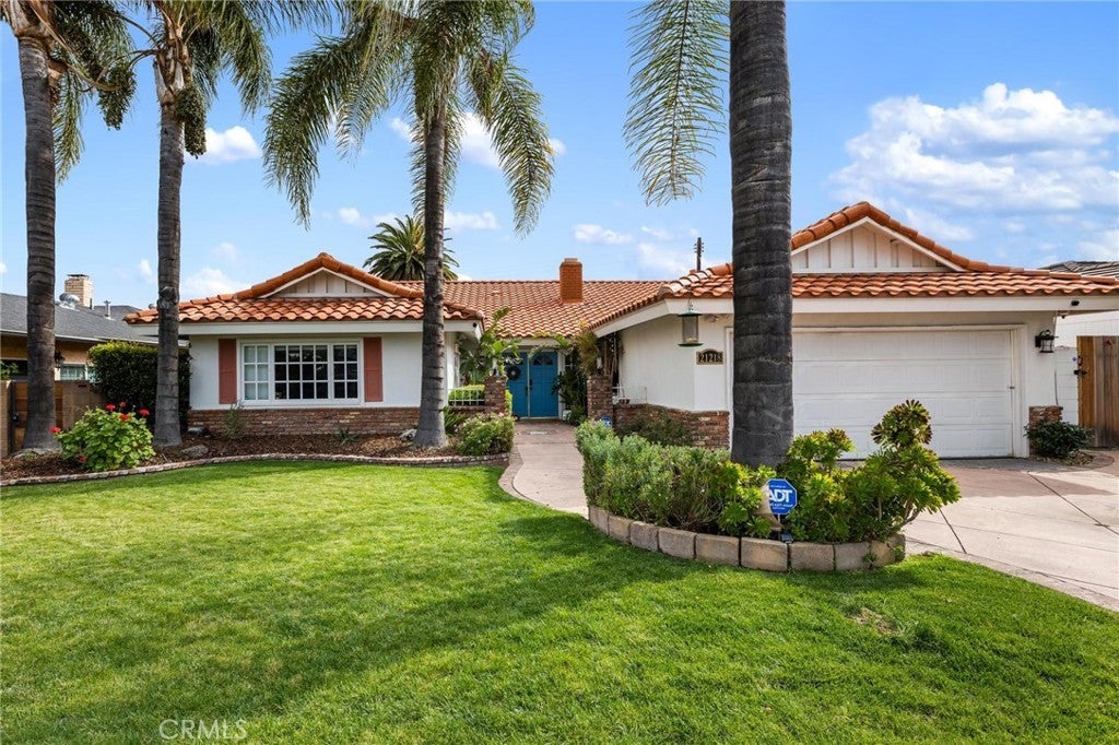 Photo of Listing #SR25065439