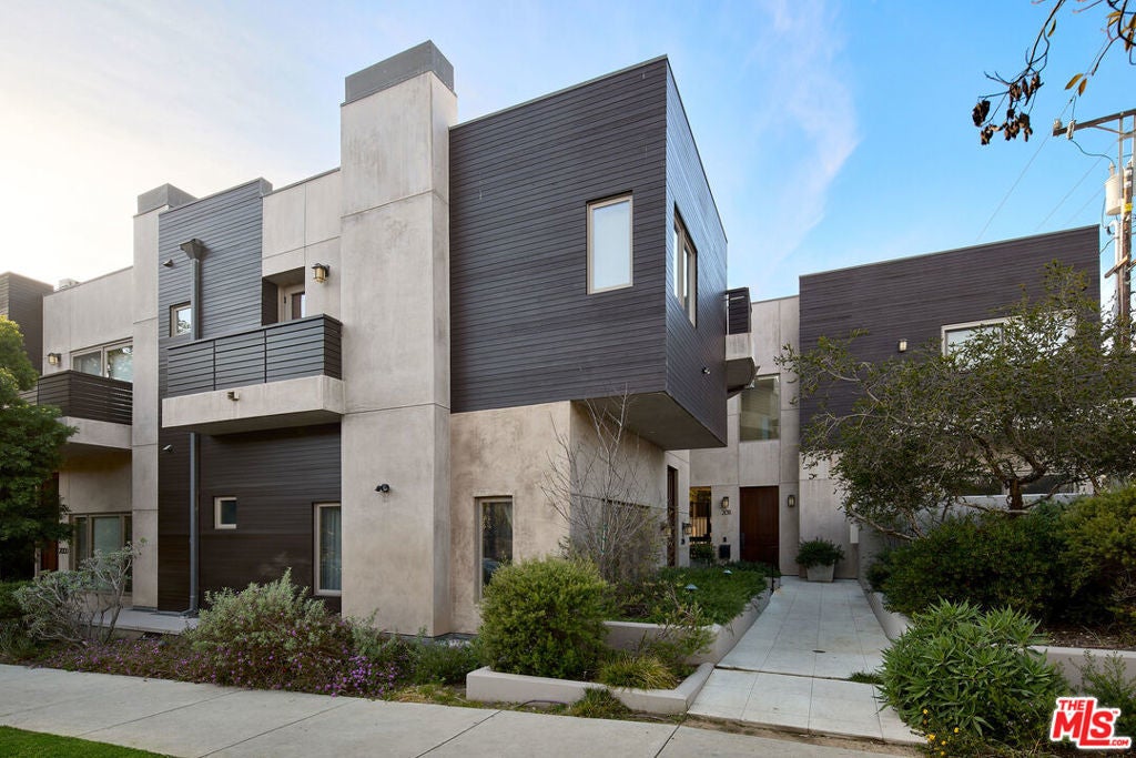 Photo of Listing #24472113