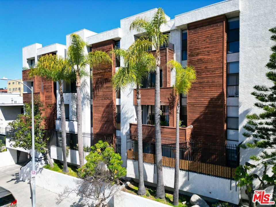 Photo of Listing #25518199