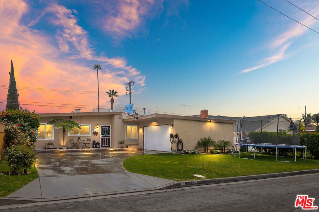 Photo of Listing #25519525