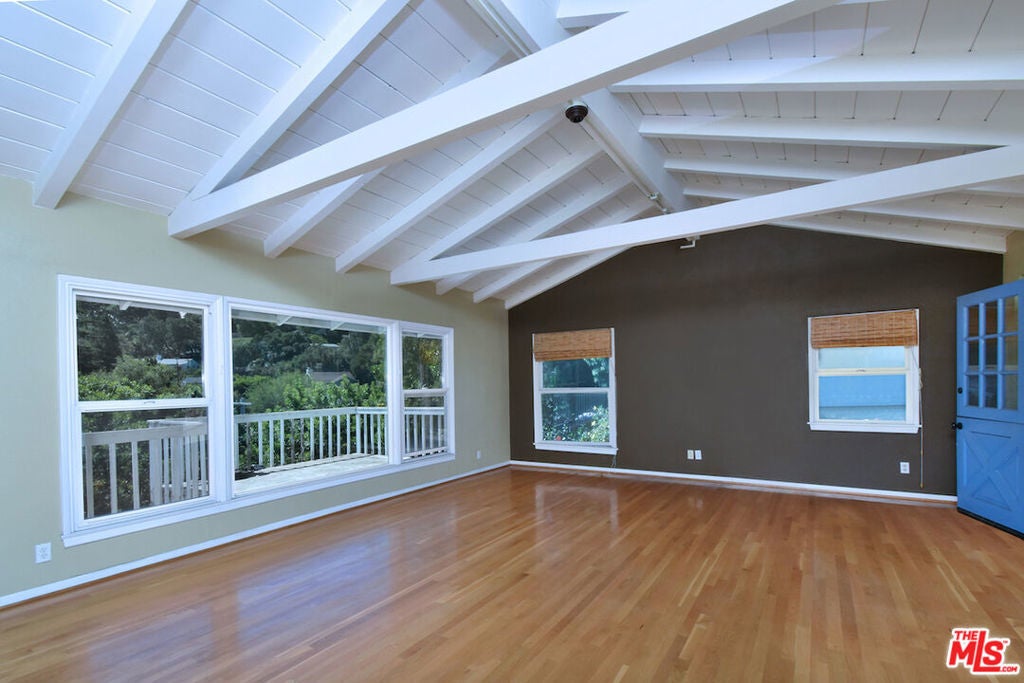 Photo of Listing #25519991